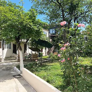 https://batumi-summer-hotel.batumihotels.net